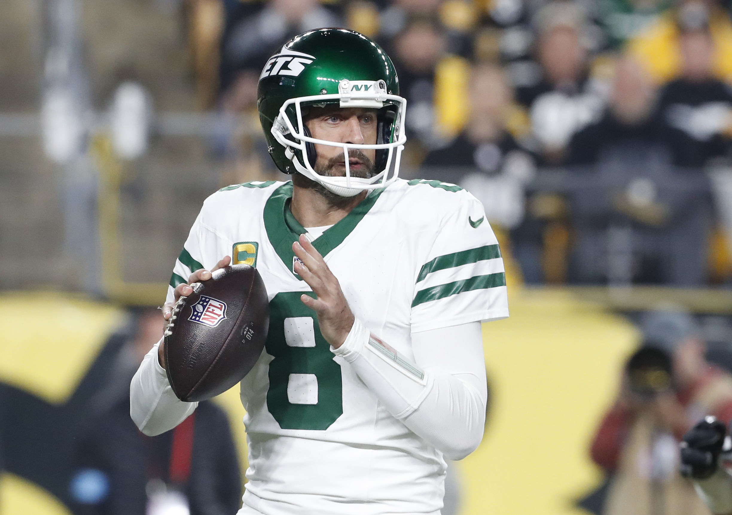 Aaron Rodgers' Jets are 2-5. Source: Imagn